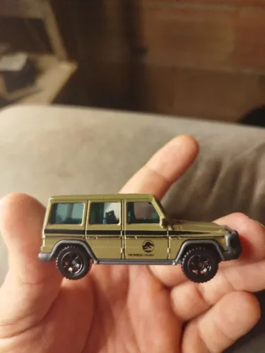 5 Miniaturas Jurassic park (Jurassic word)Matchbox escala 1/64