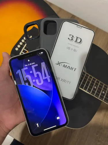 iPhone 11 128GB branco em boas condições