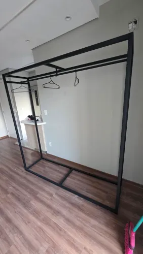 Arara de Roupa
