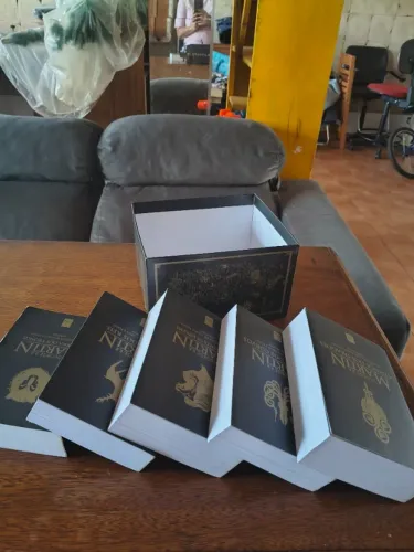 Box As Crônicas de Gelo e Fogo Pocket - 5 Volumes - George R. R. Martin
