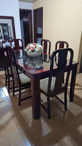 Conjunto Sala de Jantar Completo - Mesa + 6 Cadeiras + Buffet + Espelho