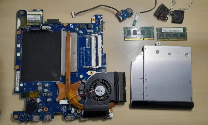 placa mãe e peças (Core 2 Duo T6600, Memória 4gb 1333mhz Ddr3 e mais) notebook samsung R4