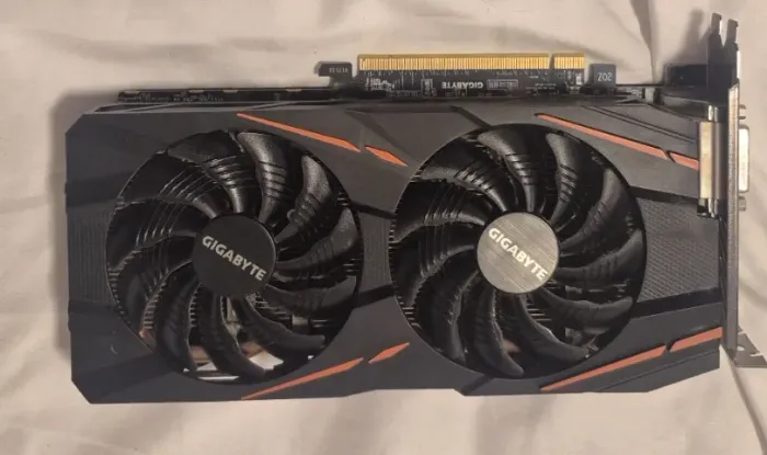 AMD Gigabyte RX590 8GB