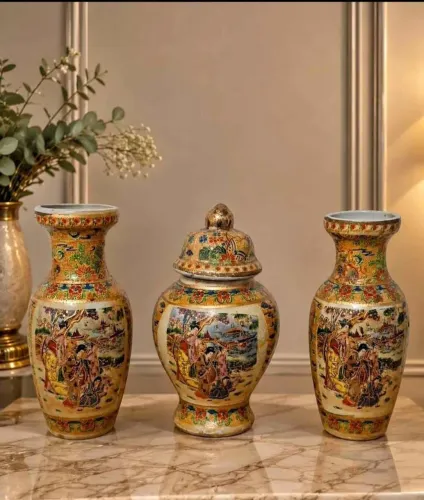 Trio de Vasos Orientais - Estilo Satsuma