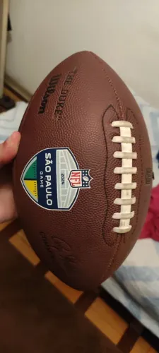 Título: Bola Oficial NFL São Paulo Game 2024 - Peça de Colecionador