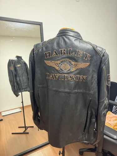 Jaqueta Harley Davidson Edição 110 anos Couro de Búfalo 