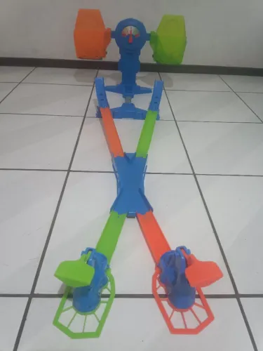 Pista Hot Wheels desafio do Equilíbrio Extremo
