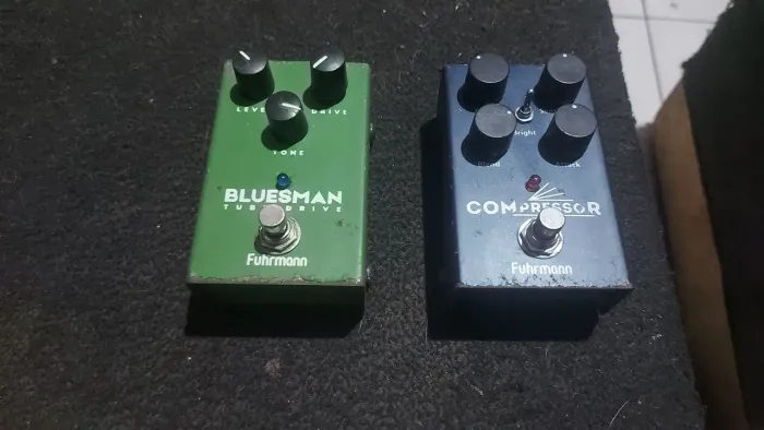 Vendo pedal compressor da Fuhrmann e pedal Bluesman Turbe Drive da Fuhrmann