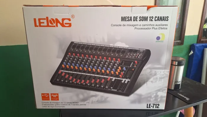 Mesa de som 12 canais