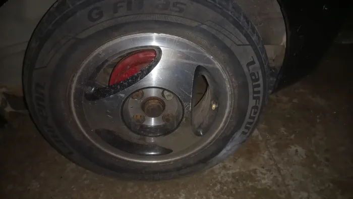 Jogo de rodas 13 em muito bom estado e com pneus meia vida