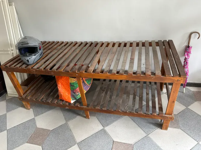 Vendo maca mesa de madeira