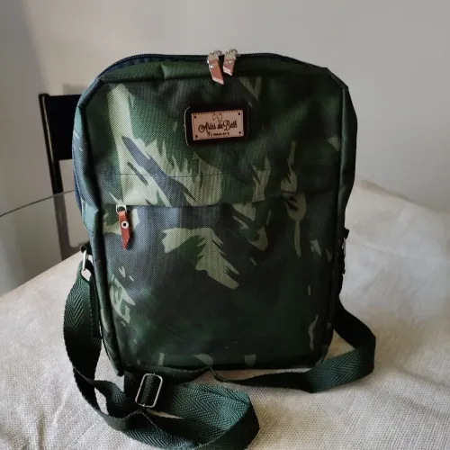 Bolsa transversal masculina impermeável
