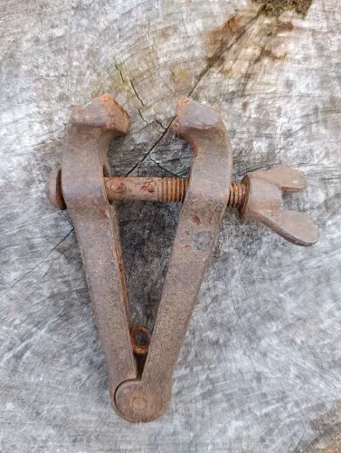 Morsa de mão antiga