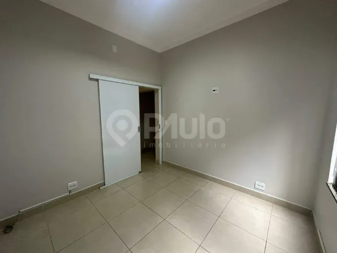 Sala comercial para alugar no Centro de Piracicaba - SP.