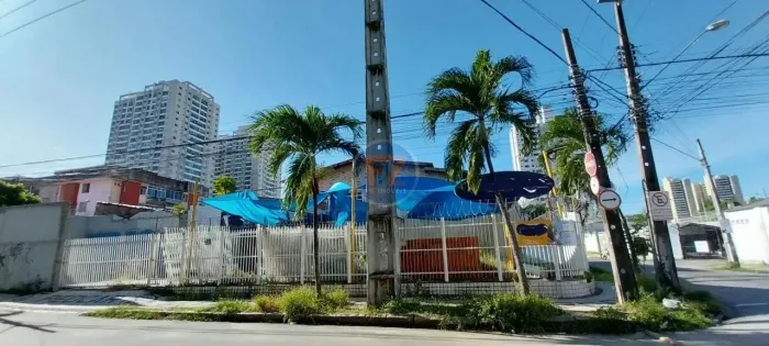 Locação de Terreno / Padrão na cidade de Fortaleza