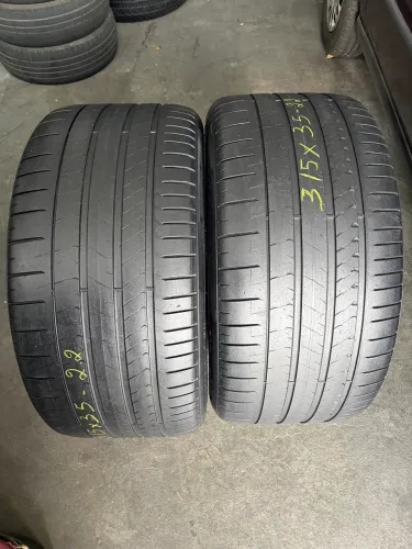 2 pneus 315 35 R22 Pirelli