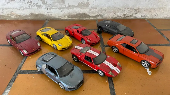 Carrinhos escala 1:24