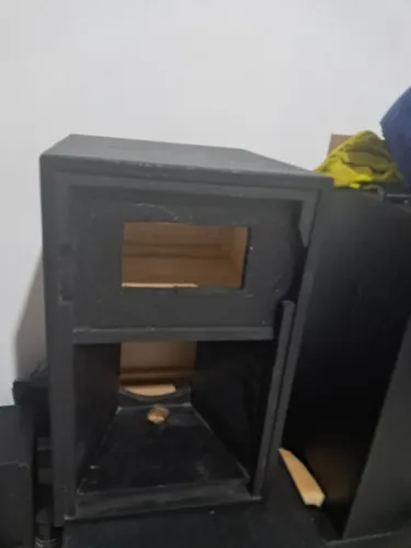 Vendo Gabinete para médio de 10 polegadas e um TI