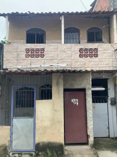Alugo casa no barro vermelho