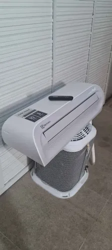 Ar condicionado split Electrolux color adapt inverter Wi-Fi 9.000 btus semi novo