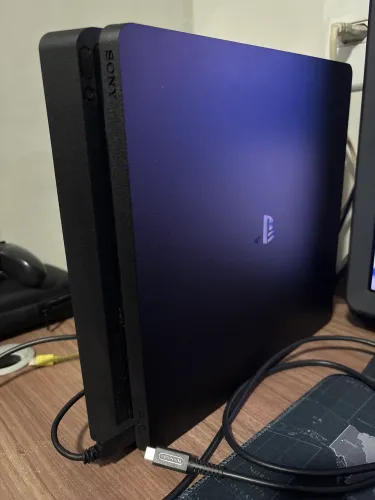 PS4 Slim