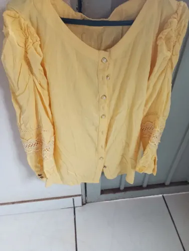 Vendo 6 blusa tamanho G pôr 30.00 reais