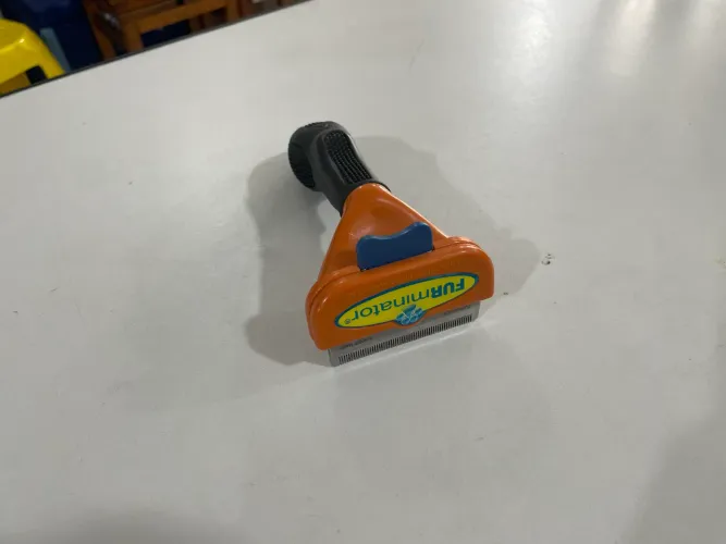 Escova Furminator para Pelo Curto