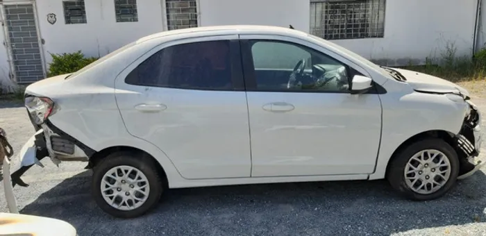 Sucata Ford Ka sedan para retirada de peças DL163