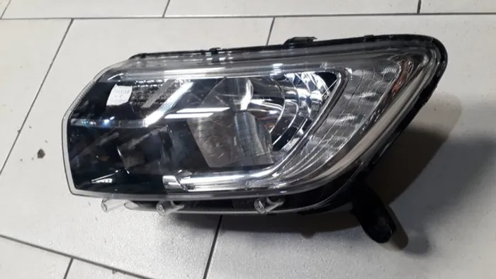 farol Sandero lado esquerdo