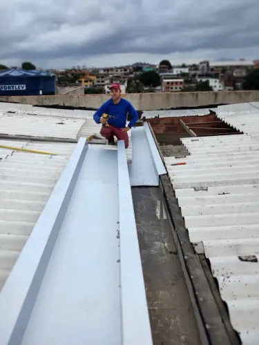 Venda, instalação de calha rufos 