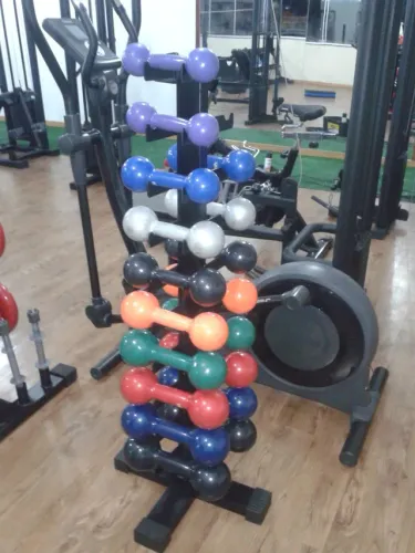 Suporte para halteres de 01 à 10 kilos $599,00 Halteres par de 01 a 10 kilos $1.210,00