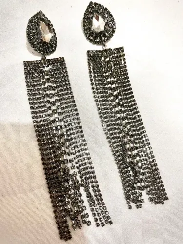 Par de brincos de festa 