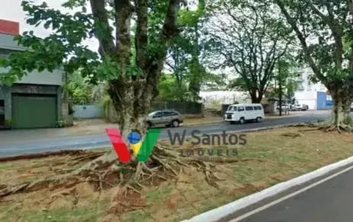 Terreno zona 5 de 592m2, possuindo casa de 100 m²