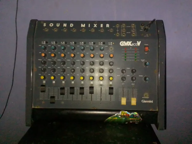 Mesa de Som Giannini GMX 802V