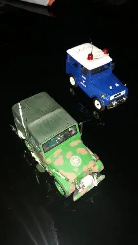 Jeep Willis PQD e Toyota bandeirantes FAB - miniatura colecionadores