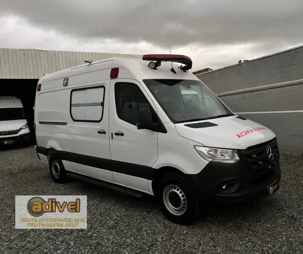 Mercedes Benz Sprinter 417 2023 ambulância