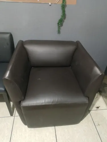 Vendo uma poltrona