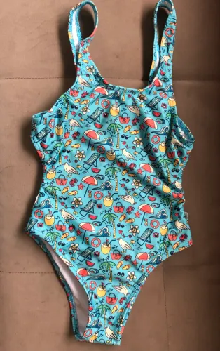 Maiô infantil menina tam G (veste 6-7 anos) perfeito estado natação piscina