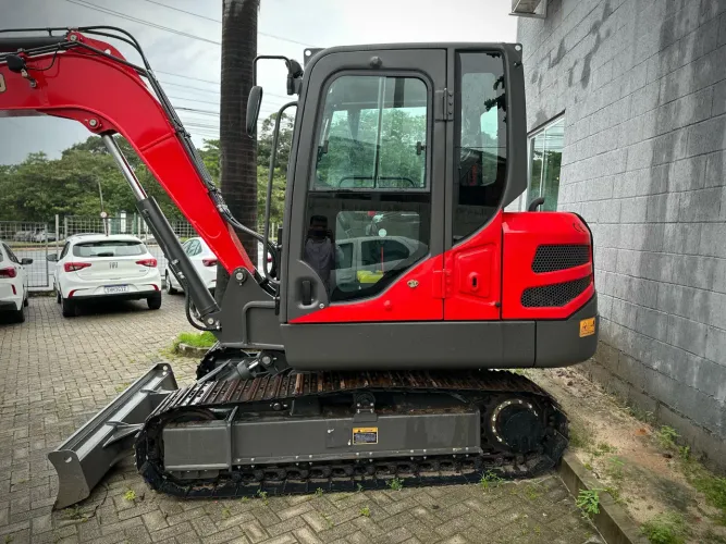 MINI ESCAVADEIRA SE70 2024