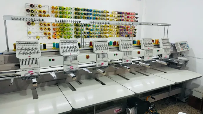 Máquina de bordar 6 cabeças Swf