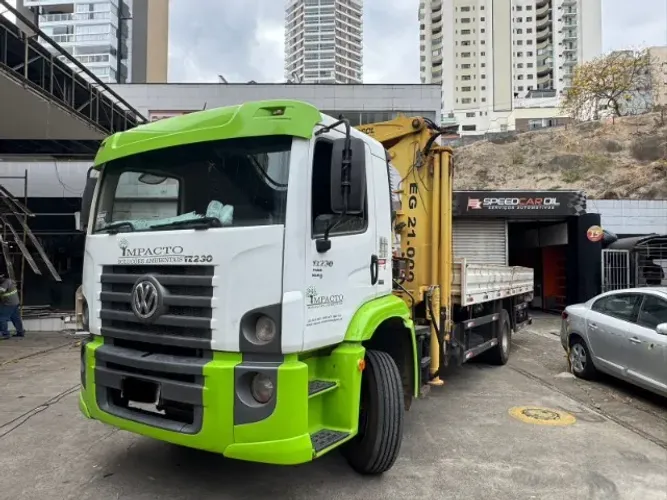 CAMINHÃO MUNCK 17230 CONSTELLATION