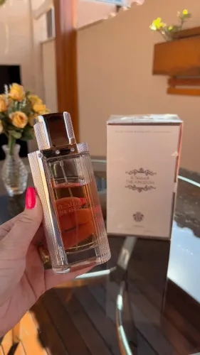 Perfume Árabe feminino The Kingdom Lattafa 100ml original lacrado.