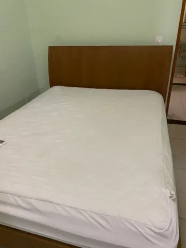 Cama de casal Tok Stok 