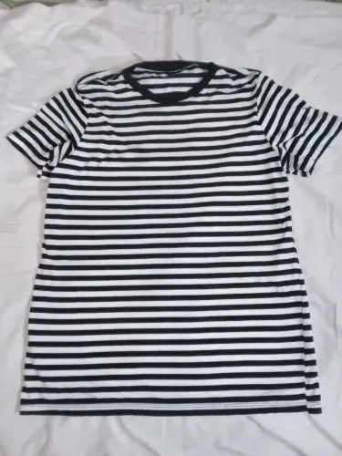 Camiseta Listrada Preto e Branco
