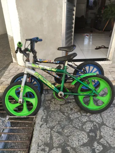 Bicicleta BMX Radical Verde..e azul 150 cada uma..