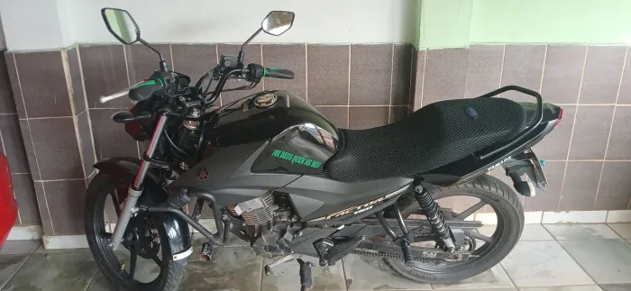 Vende-se uma moto factor 150