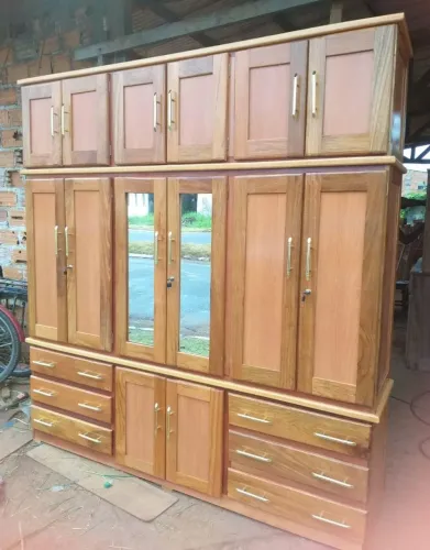 Guarda roupa de casal 6 portas madeira maciça