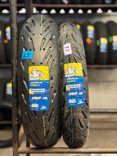 Par Pneu Michelin Road 5 160/60-17 e 120/70-17 NC750 CB500/Versys 650/XJ6/ER 6N