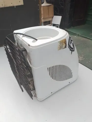 Bebedouro  usado funciona normalmente 