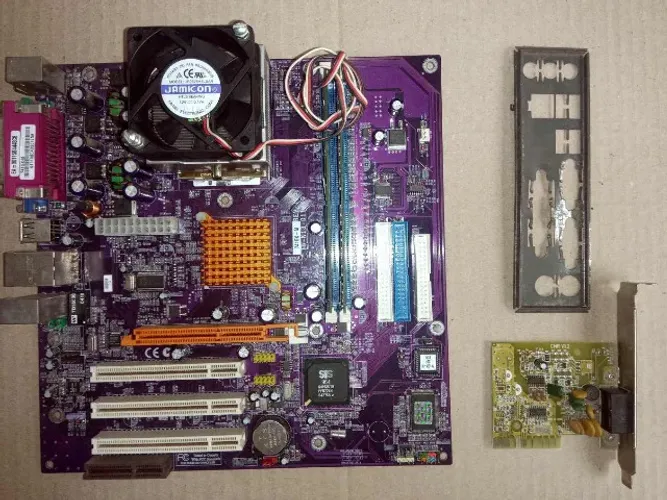 Kit AMD placa ECS 741GX-M com Sempron 2300+ e 768MB de ram